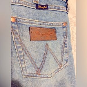 Women’s Wrangler flared jeans